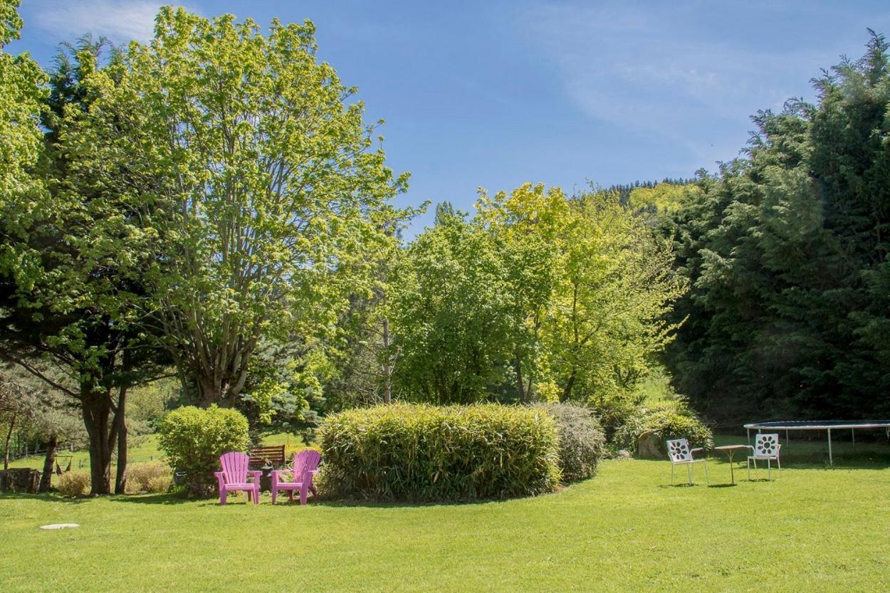 Domaine De Bauzit Bed & Breakfast Vals-pres-le-Puy Bagian luar foto