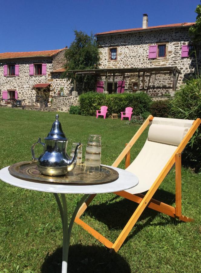 Domaine De Bauzit Bed & Breakfast Vals-pres-le-Puy Bagian luar foto